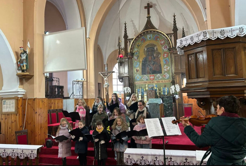 Koncert scholi na zakończenie roku liturgicznego 2025 – relacja